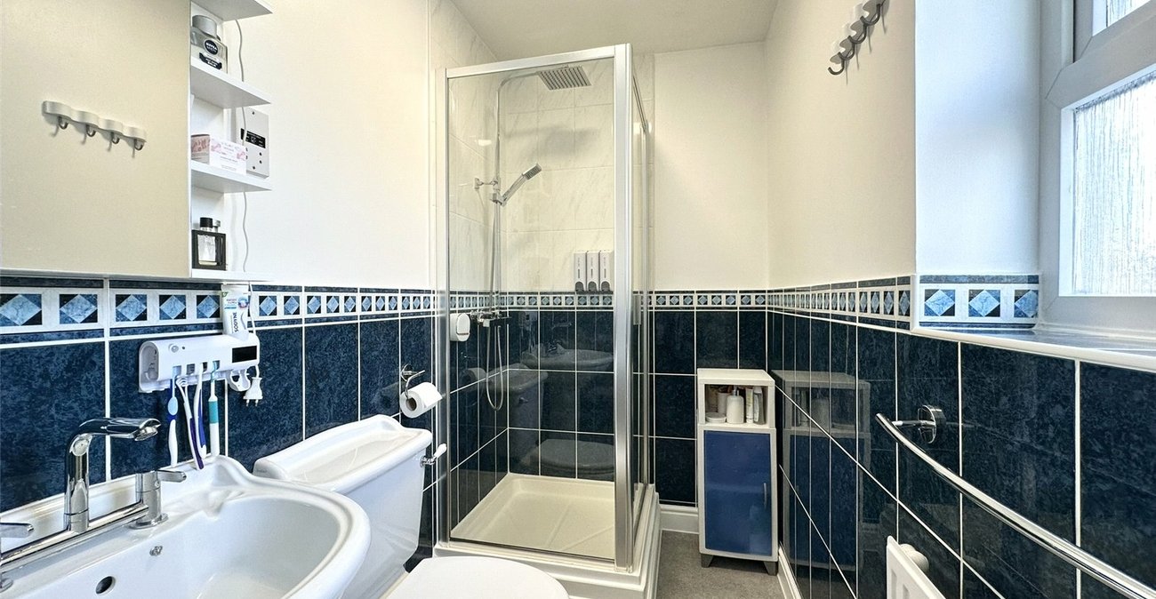 3 bedroom house for sale in Swanscombe | Robinson Jackson