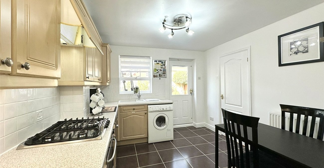 3 bedroom house for sale in Swanscombe | Robinson Jackson