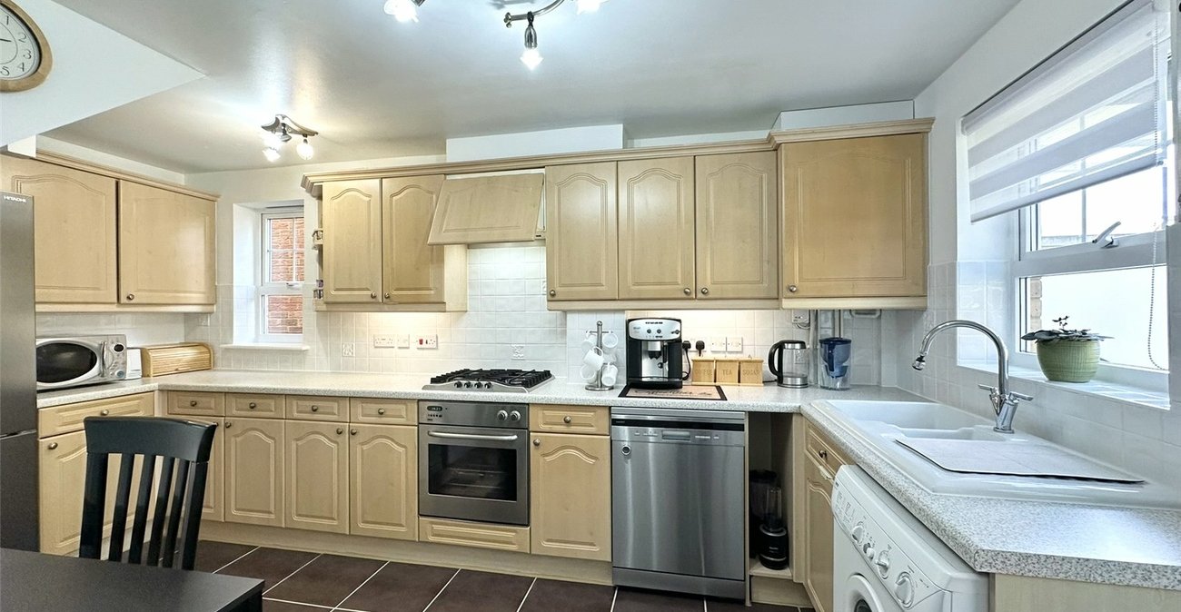 3 bedroom house for sale in Swanscombe | Robinson Jackson