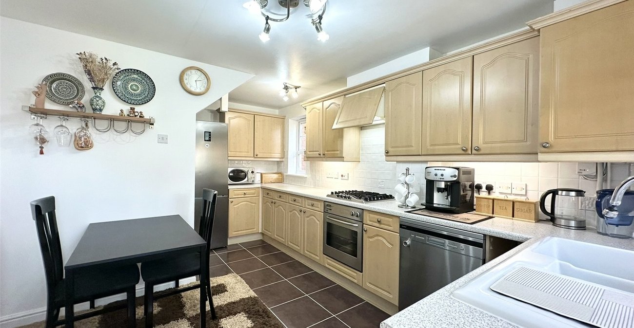 3 bedroom house for sale in Swanscombe | Robinson Jackson