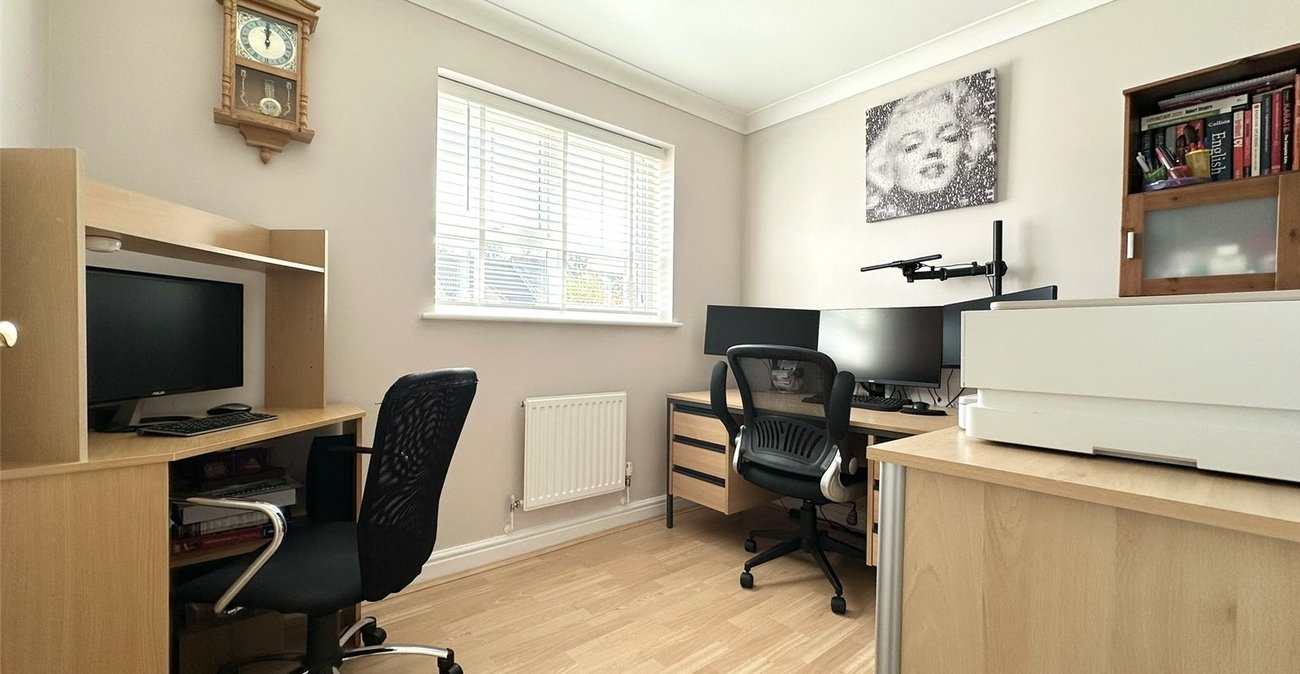 3 bedroom house for sale in Swanscombe | Robinson Jackson