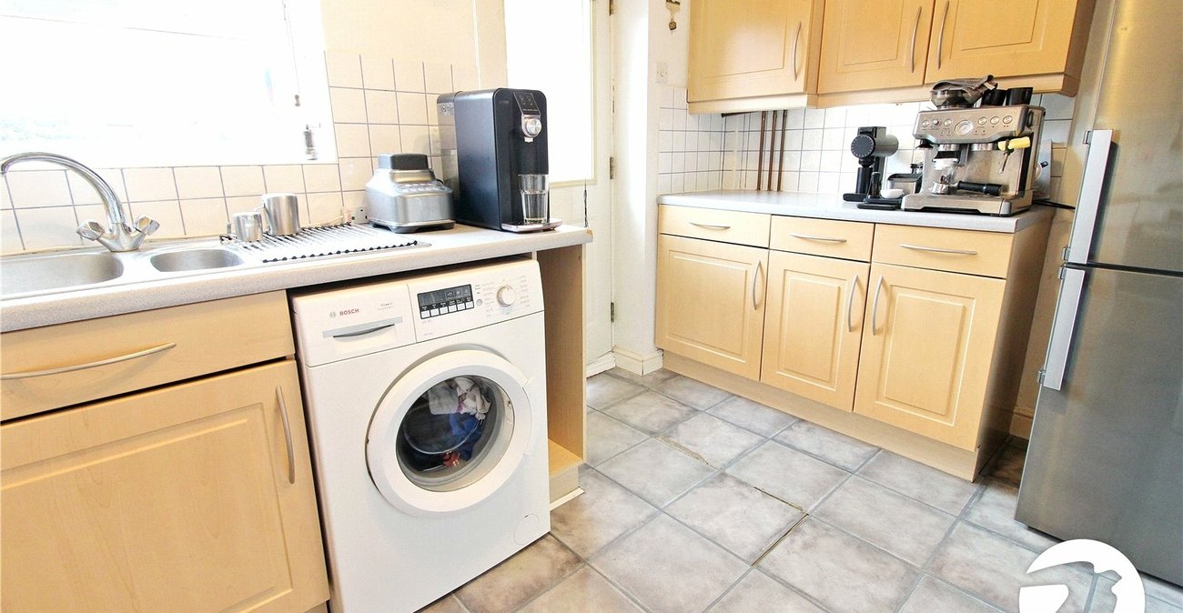 2 bedroom house for sale in Swanscombe | Robinson Jackson