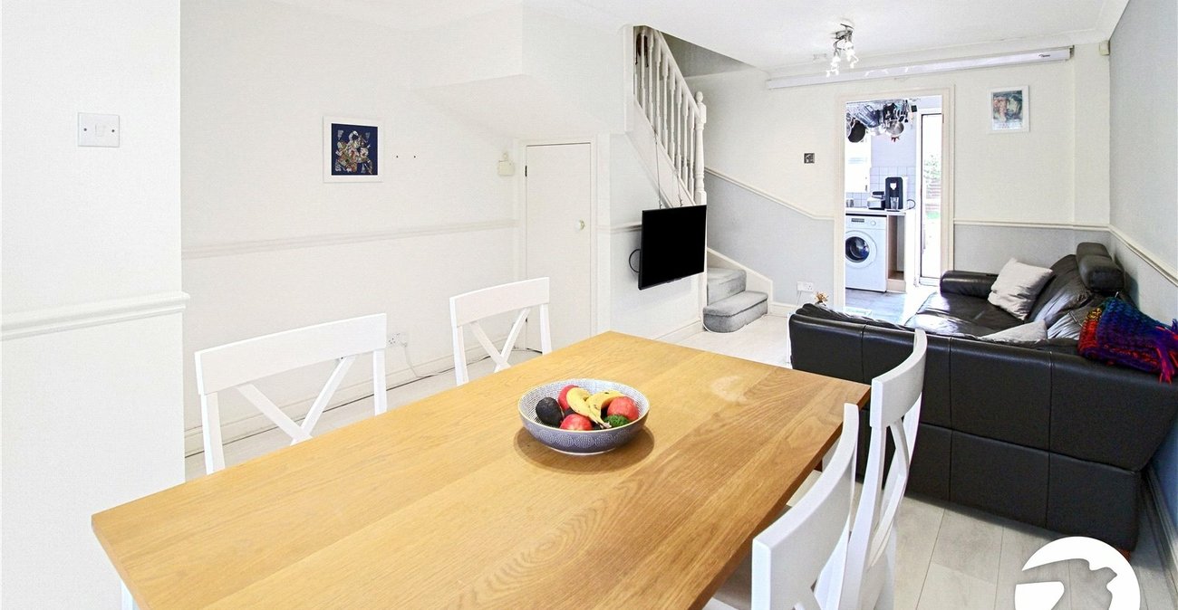 2 bedroom house for sale in Swanscombe | Robinson Jackson