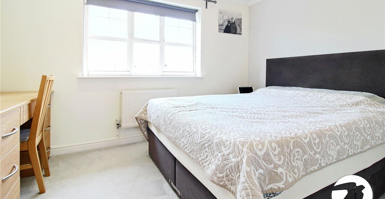 2 bedroom house for sale in Swanscombe | Robinson Jackson