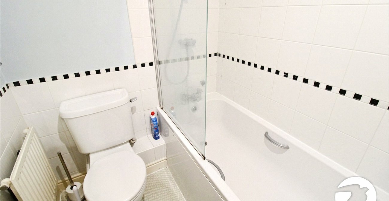 2 bedroom house for sale in Swanscombe | Robinson Jackson