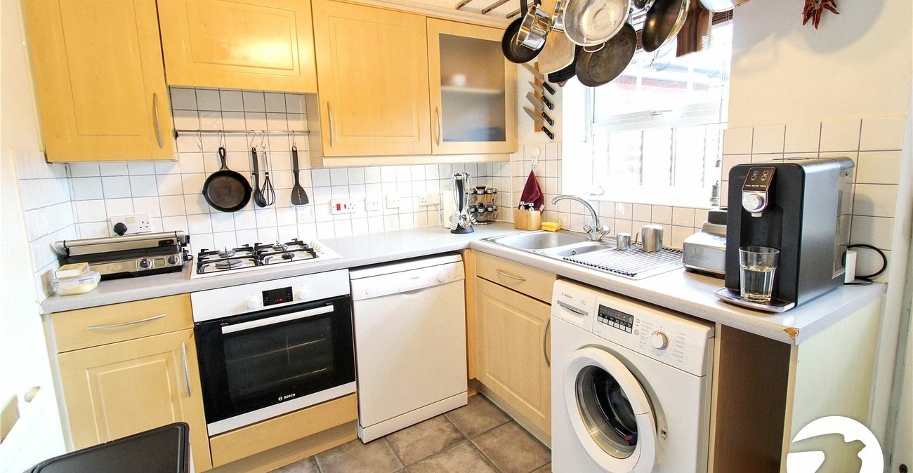 2 bedroom house for sale in Swanscombe | Robinson Jackson