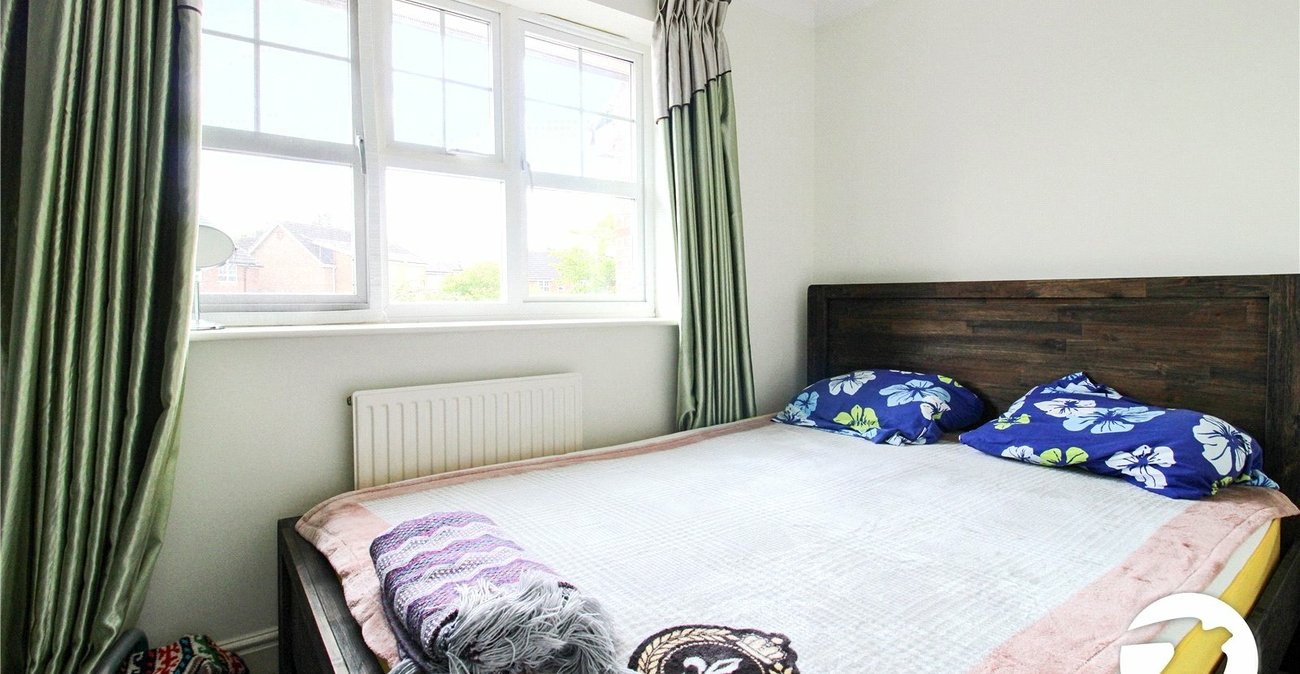 2 bedroom house for sale in Swanscombe | Robinson Jackson