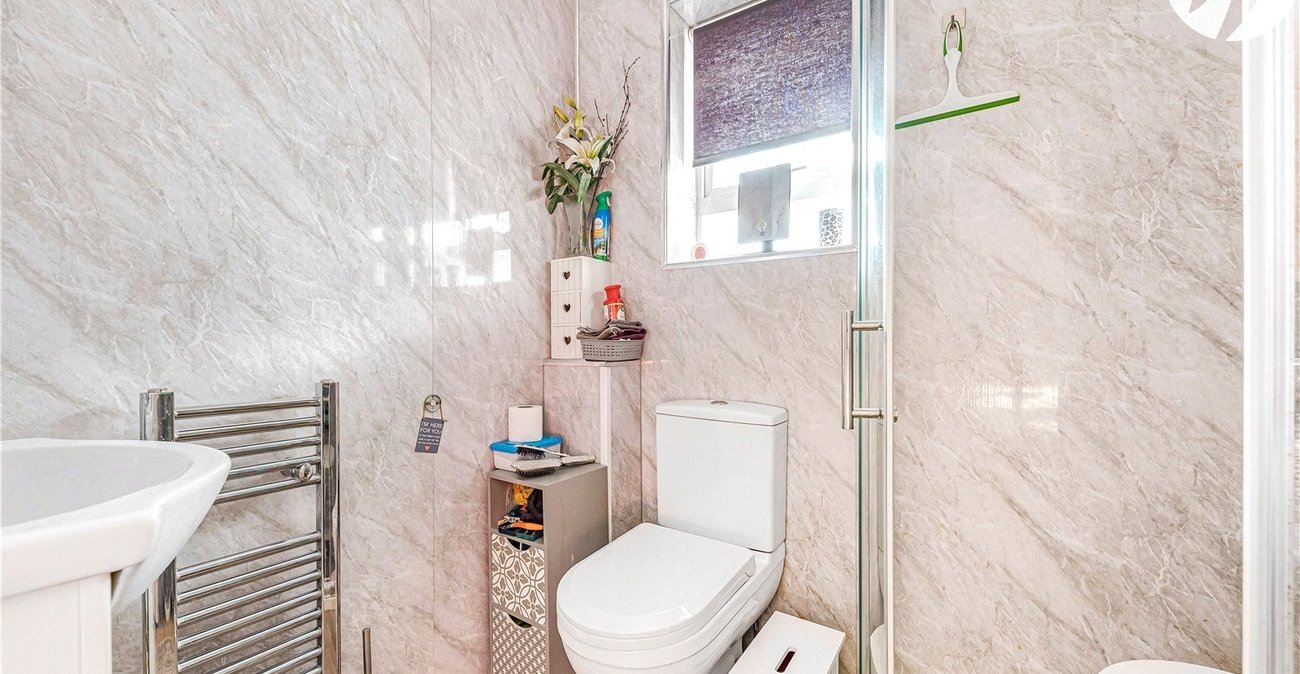 4 bedroom house for sale in Swanscombe | Robinson Jackson