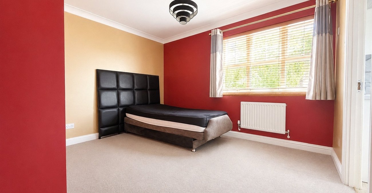4 bedroom house for sale in Swanscombe | Robinson Jackson