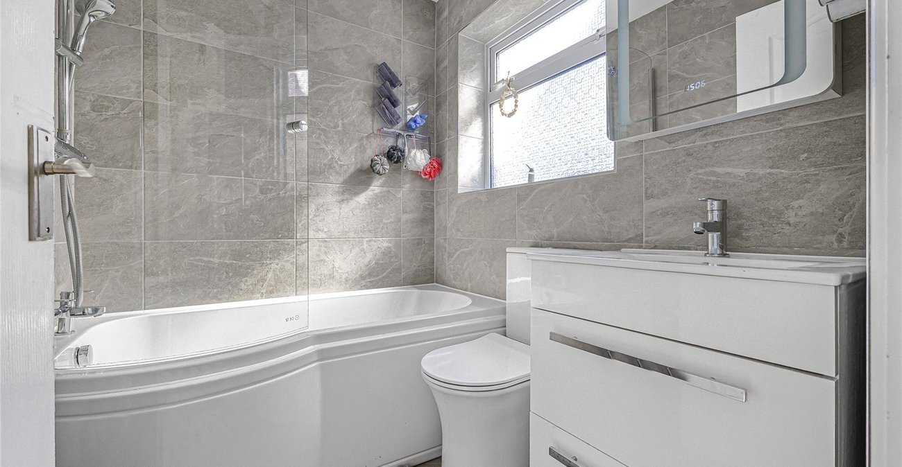 3 bedroom house for sale in Rochester | Robinson Michael & Jackson