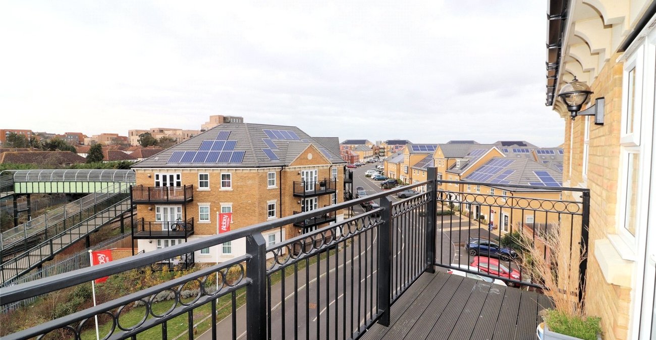 2 bedroom property for sale in 99 Slade Green Road | Robinson Jackson