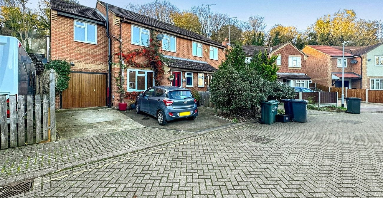 4 bedroom house for sale in Greenhithe | Robinson Jackson