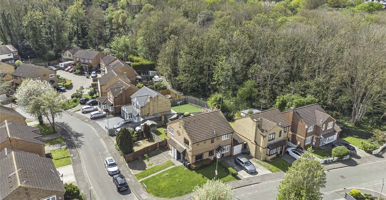 1 bedroom house for sale in Greenhithe | Robinson Jackson
