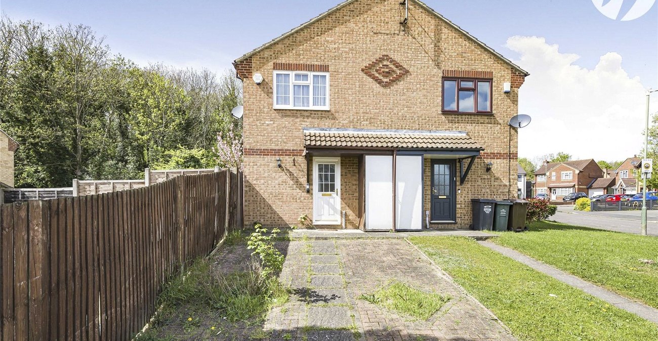 1 bedroom house for sale in Greenhithe | Robinson Jackson