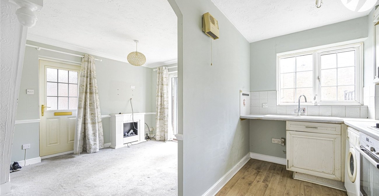 1 bedroom house for sale in Greenhithe | Robinson Jackson