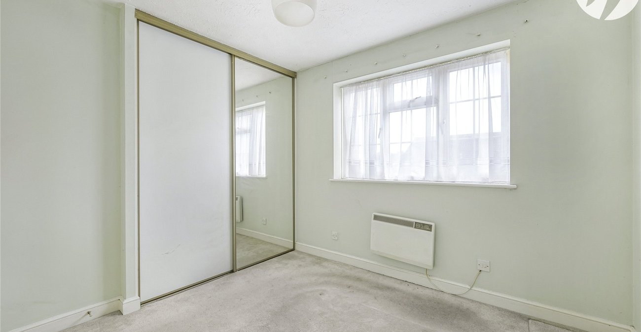 1 bedroom house for sale in Greenhithe | Robinson Jackson