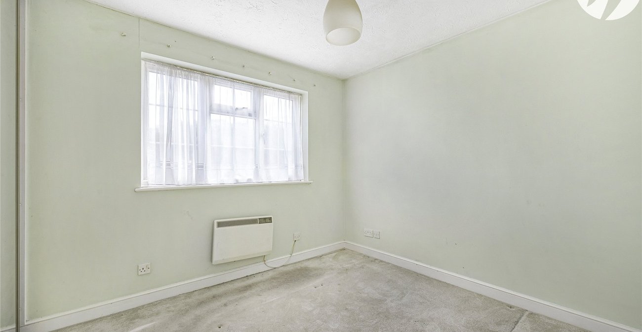 1 bedroom house for sale in Greenhithe | Robinson Jackson
