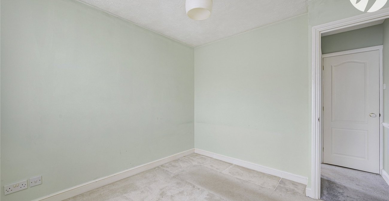 1 bedroom house for sale in Greenhithe | Robinson Jackson