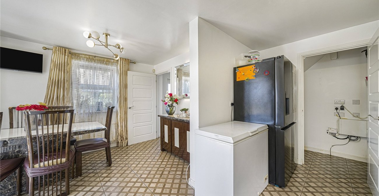4 bedroom house for sale in Dartford | Robinson Jackson