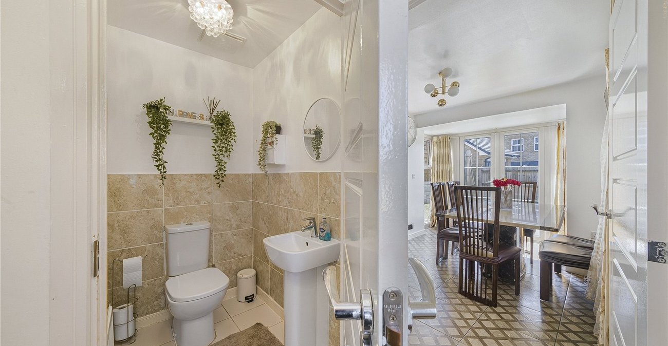 4 bedroom house for sale in Dartford | Robinson Jackson
