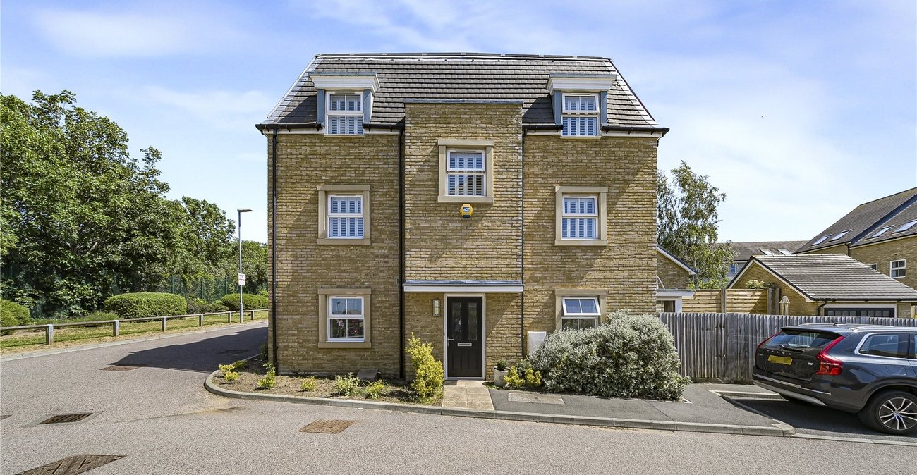 4 bedroom house for sale in Dartford | Robinson Jackson