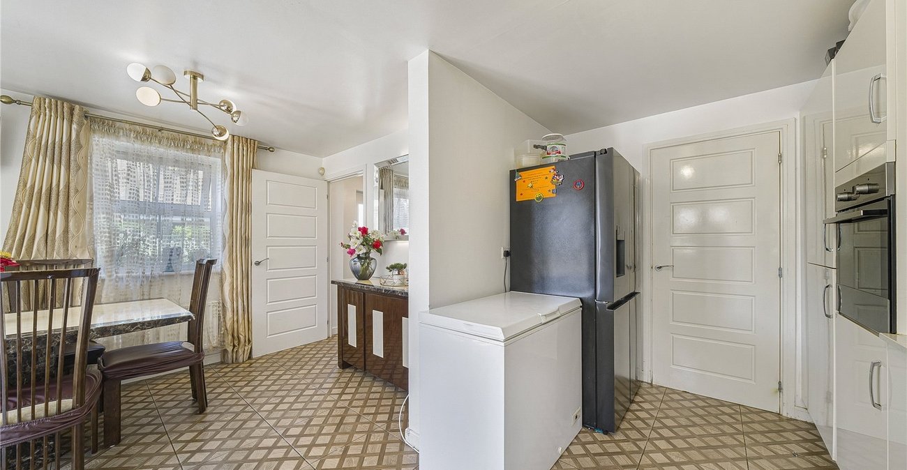 4 bedroom house for sale in Dartford | Robinson Jackson