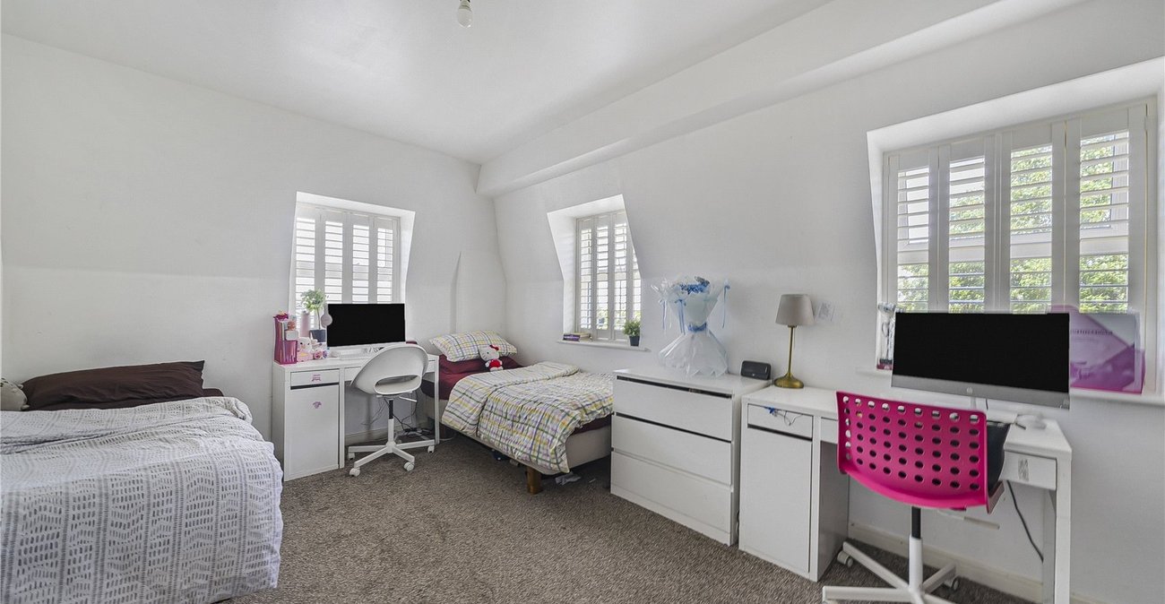 4 bedroom house for sale in Dartford | Robinson Jackson