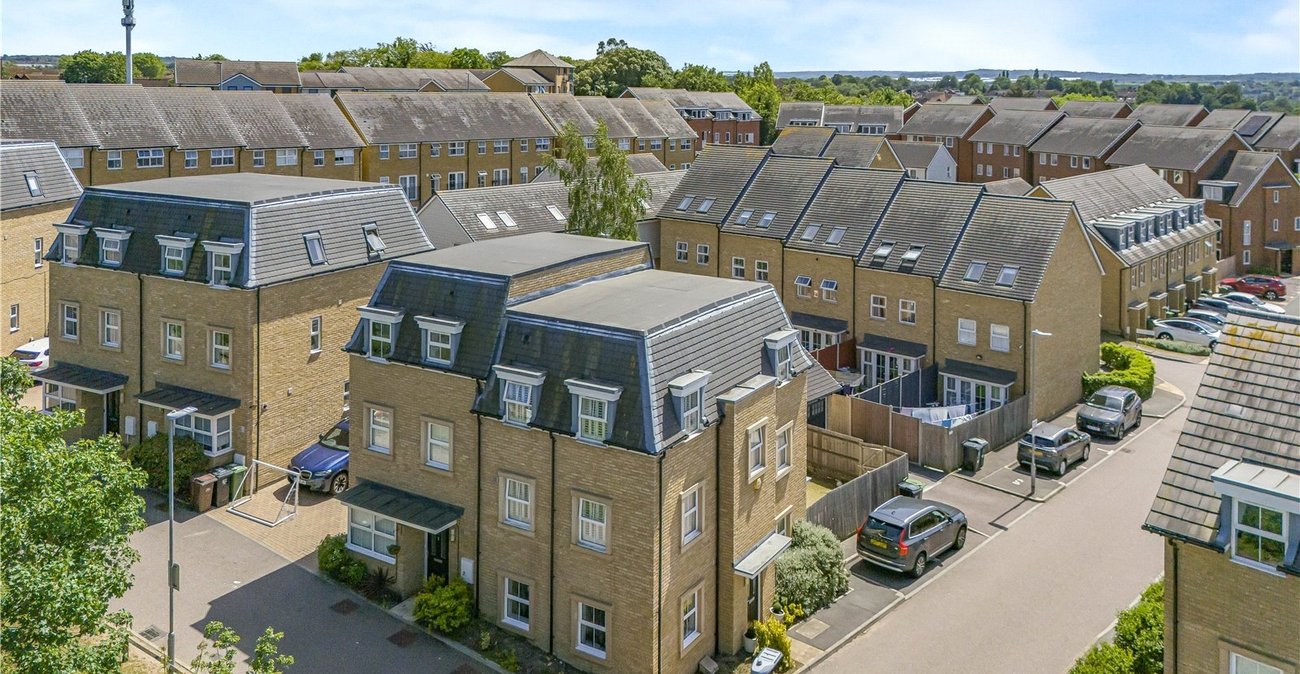4 bedroom house for sale in Dartford | Robinson Jackson