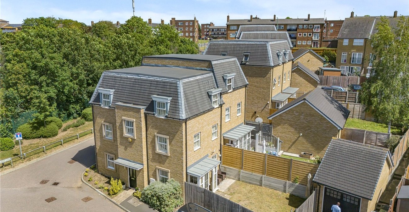 4 bedroom house for sale in Dartford | Robinson Jackson