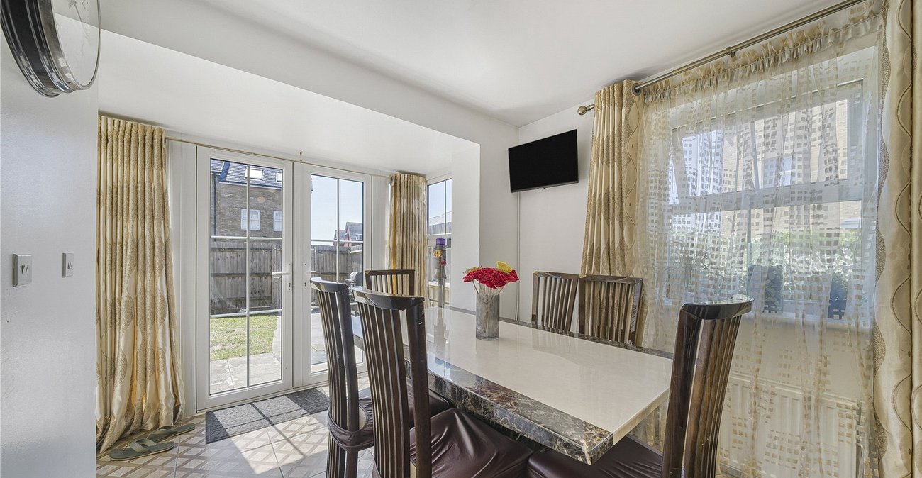 4 bedroom house for sale in Dartford | Robinson Jackson