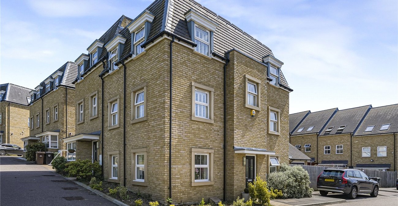 4 bedroom house for sale in Dartford | Robinson Jackson