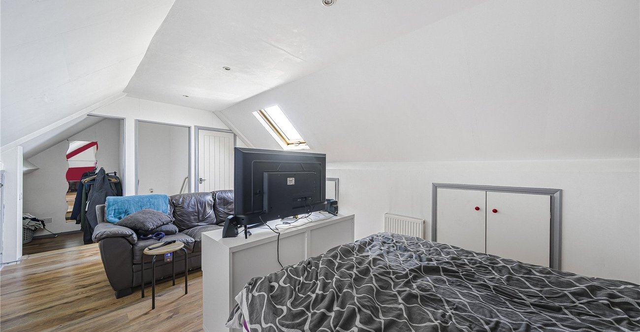 5 bedroom house for sale in Dartford | Robinson Jackson