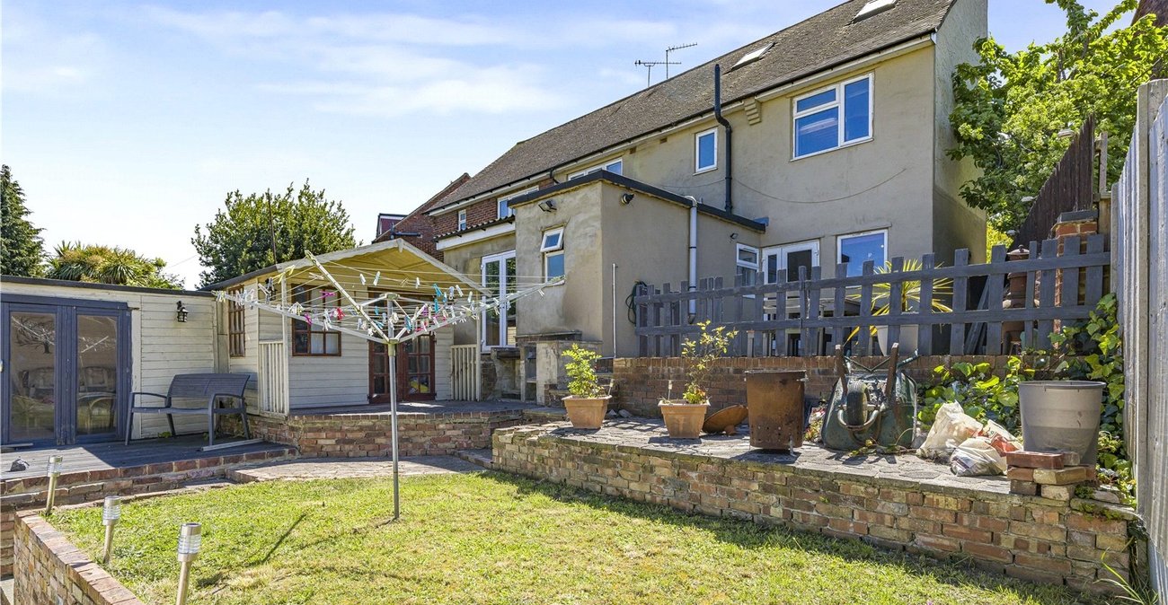5 bedroom house for sale in Dartford | Robinson Jackson