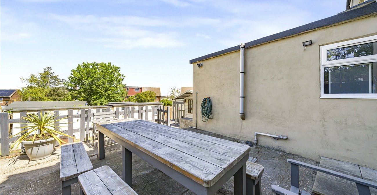 5 bedroom house for sale in Dartford | Robinson Jackson