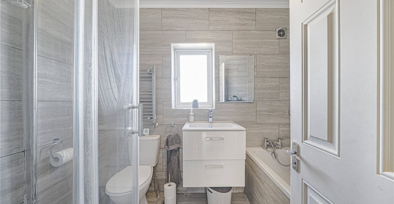 5 bedroom house for sale in Dartford | Robinson Jackson