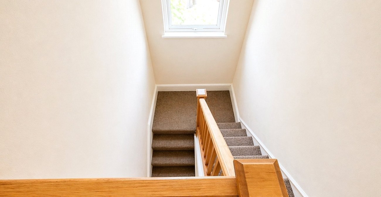 2 bedroom property for sale in London | Robinson Jackson