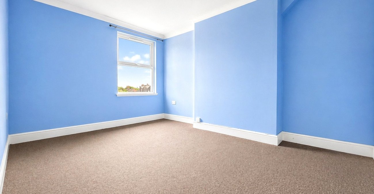 2 bedroom property for sale in London | Robinson Jackson