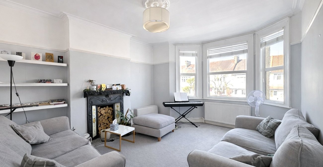 2 bedroom property for sale in London | Robinson Jackson