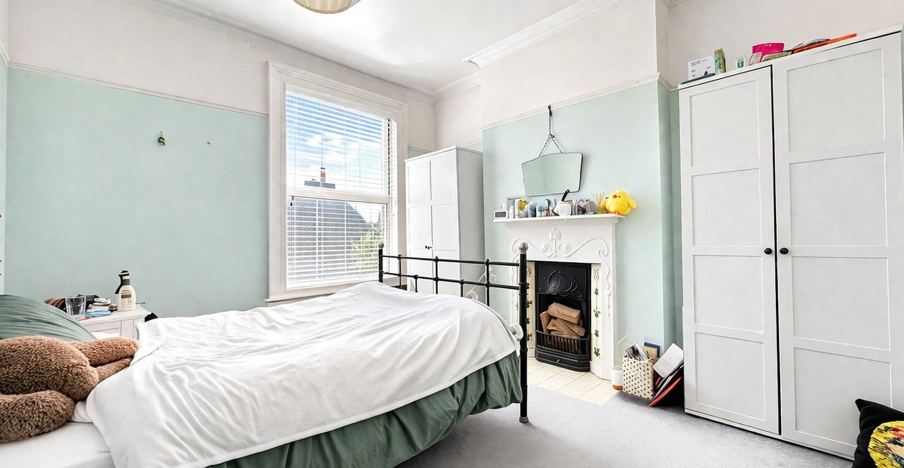 2 bedroom property for sale in London | Robinson Jackson