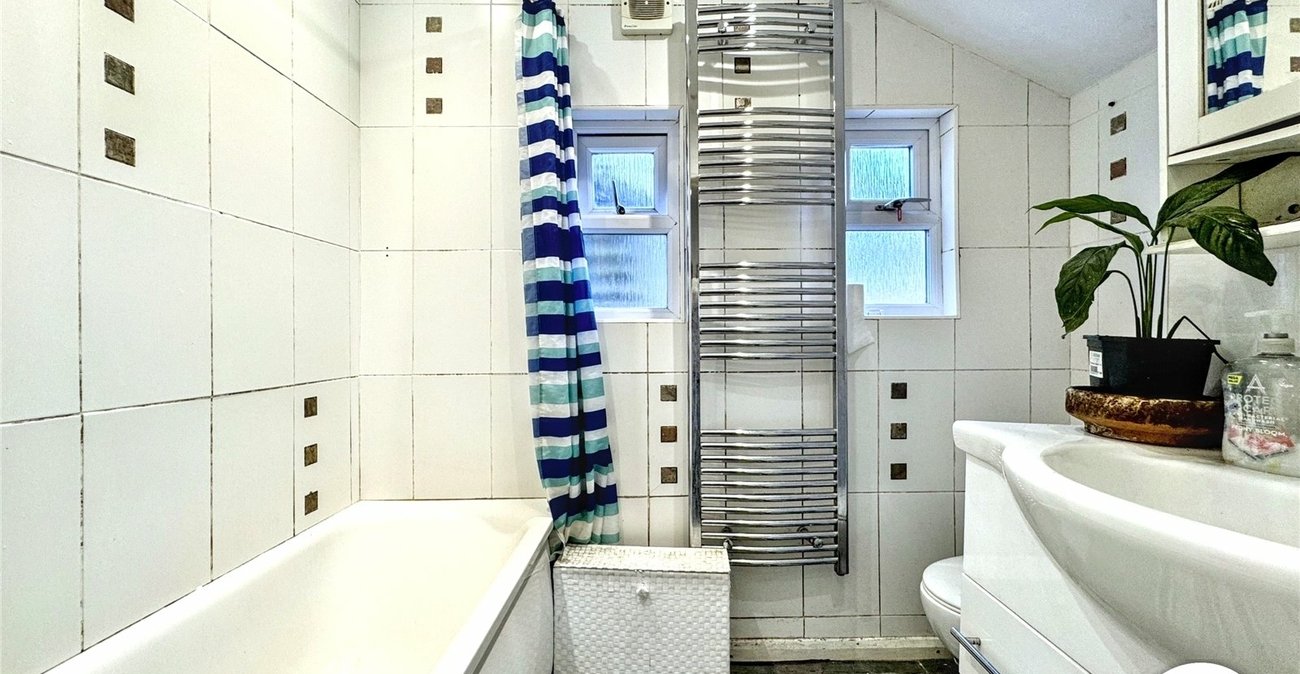 2 bedroom house for sale in Maidstone | Robinson Michael & Jackson