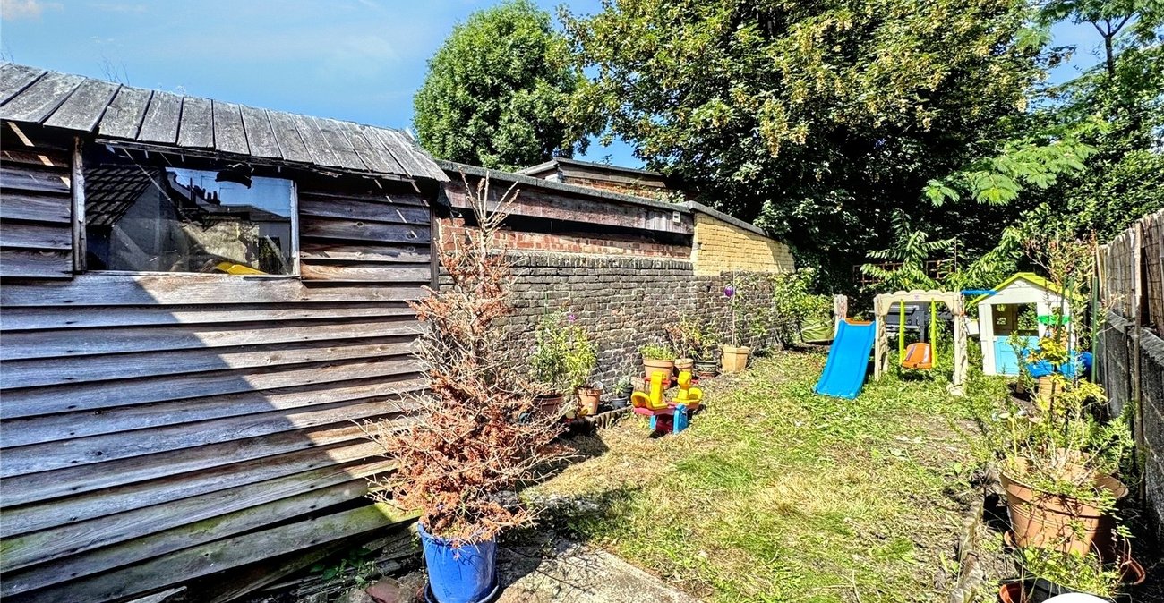 2 bedroom house for sale in Maidstone | Robinson Michael & Jackson