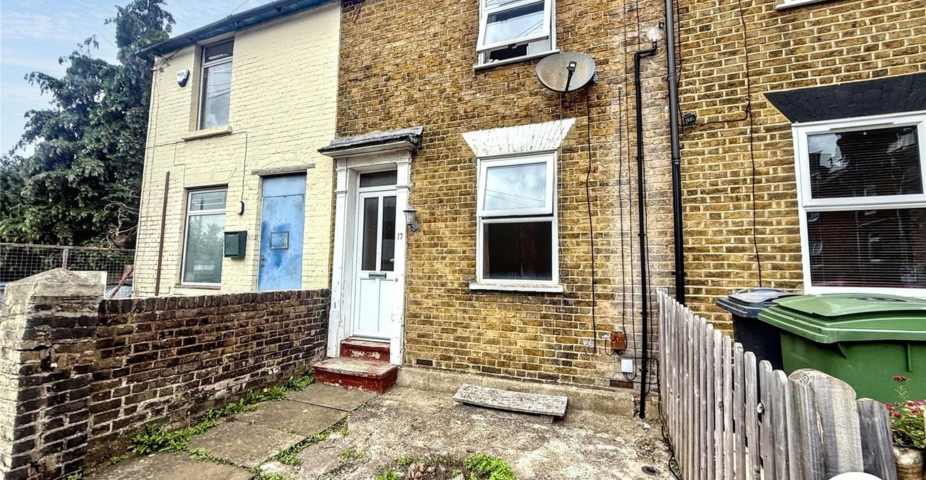 2 bedroom house for sale in Maidstone | Robinson Michael & Jackson