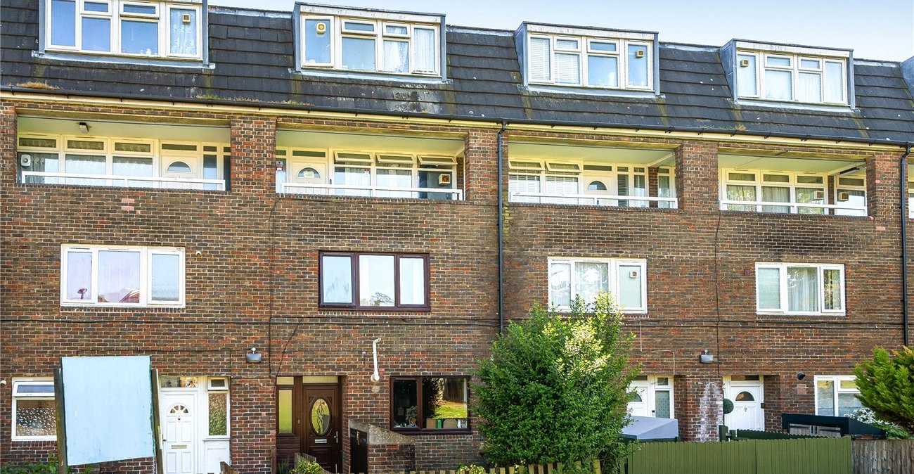 3 bedroom property for sale in London | Robinson Jackson