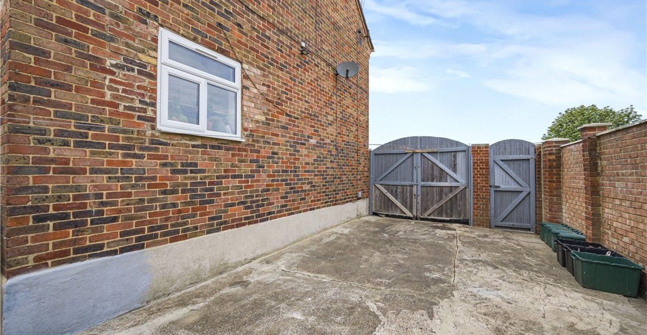 3 bedroom house for sale in Orpington | Robinson Jackson