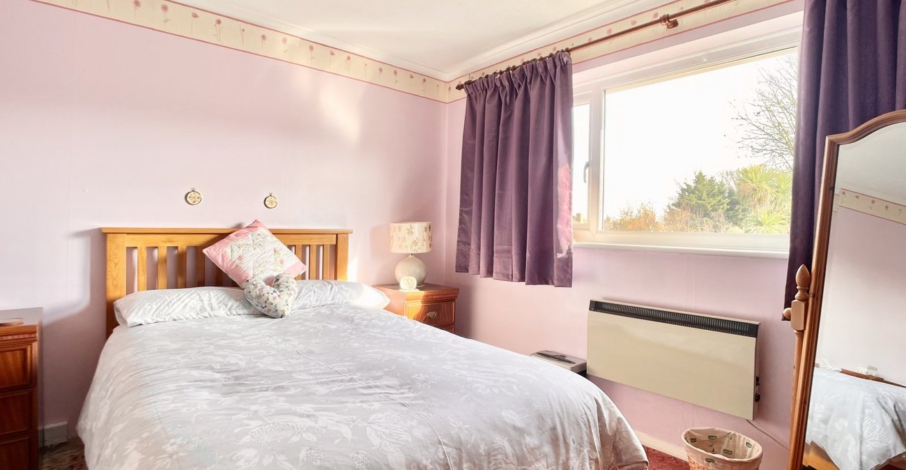 2 bedroom house for sale in West Dartford | Robinson Jackson