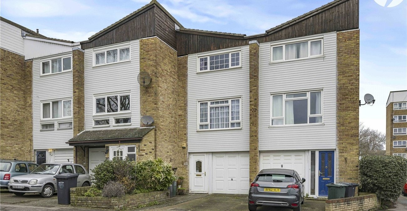 3 bedroom property for sale in Dartford | Robinson Jackson