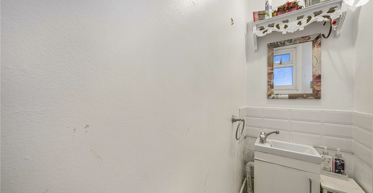 3 bedroom property for sale in Dartford | Robinson Jackson