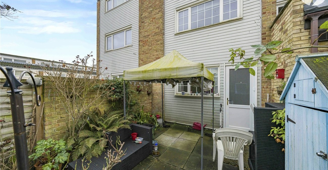 3 bedroom property for sale in Dartford | Robinson Jackson
