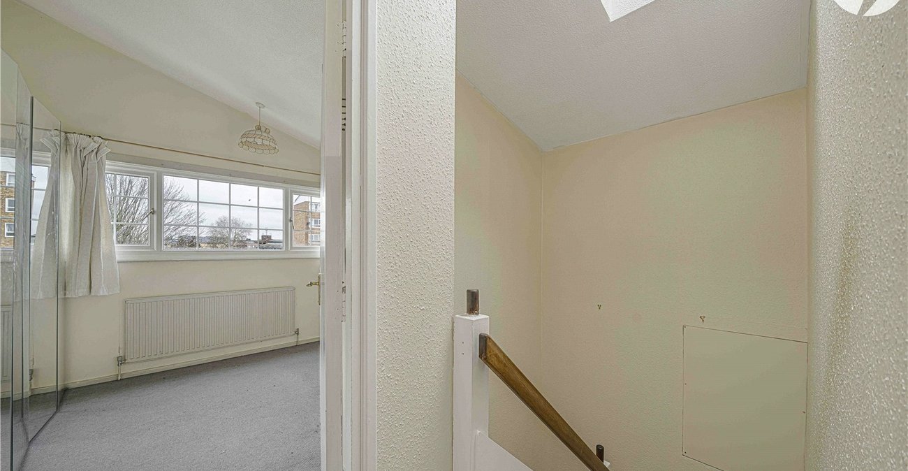3 bedroom property for sale in Dartford | Robinson Jackson