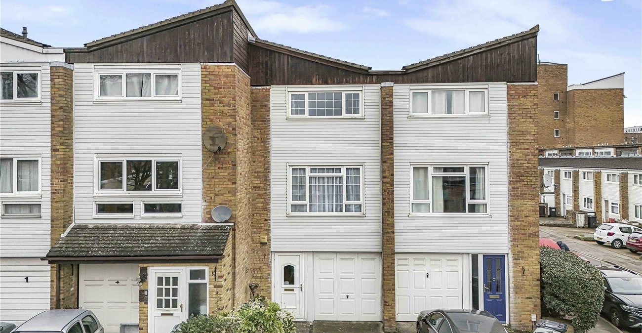 3 bedroom property for sale in Dartford | Robinson Jackson